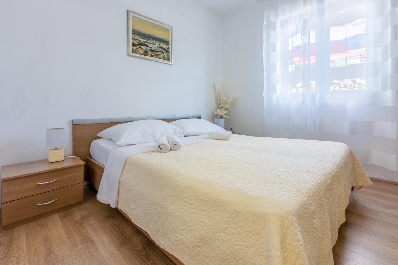 Apartments Marija Crikvenica Bagian luar foto