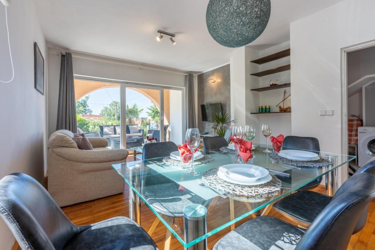 Apartments Marija Crikvenica Bagian luar foto
