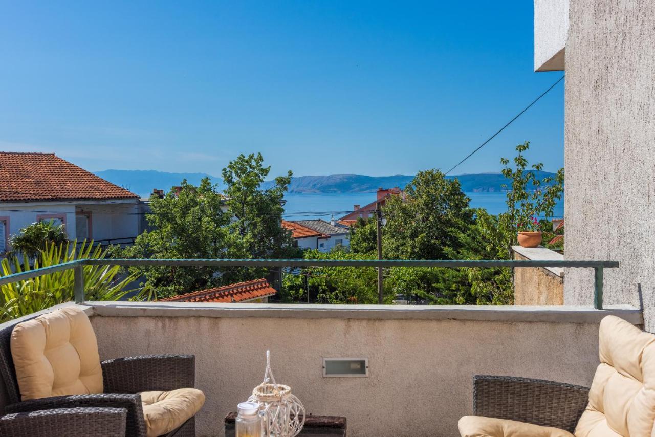 Apartments Marija Crikvenica Bagian luar foto